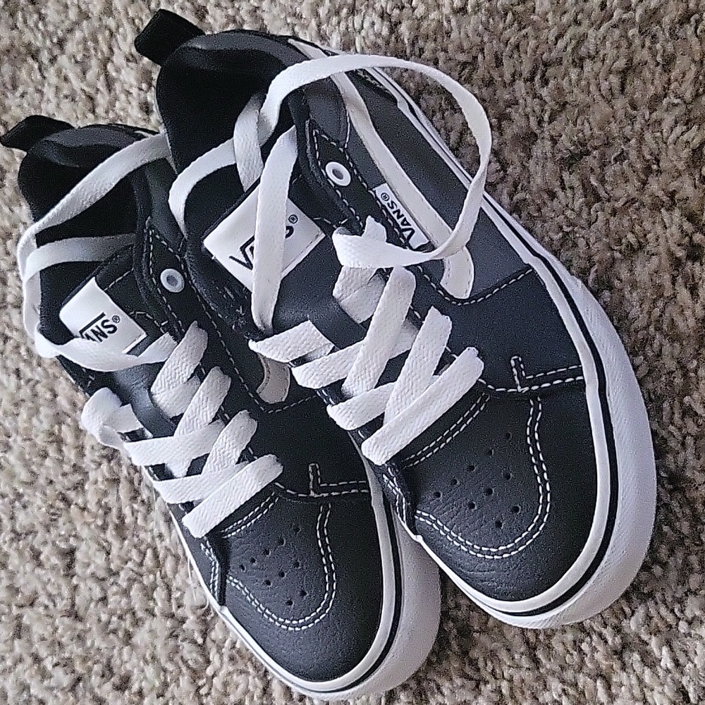 Vans - Picture 2 of 3